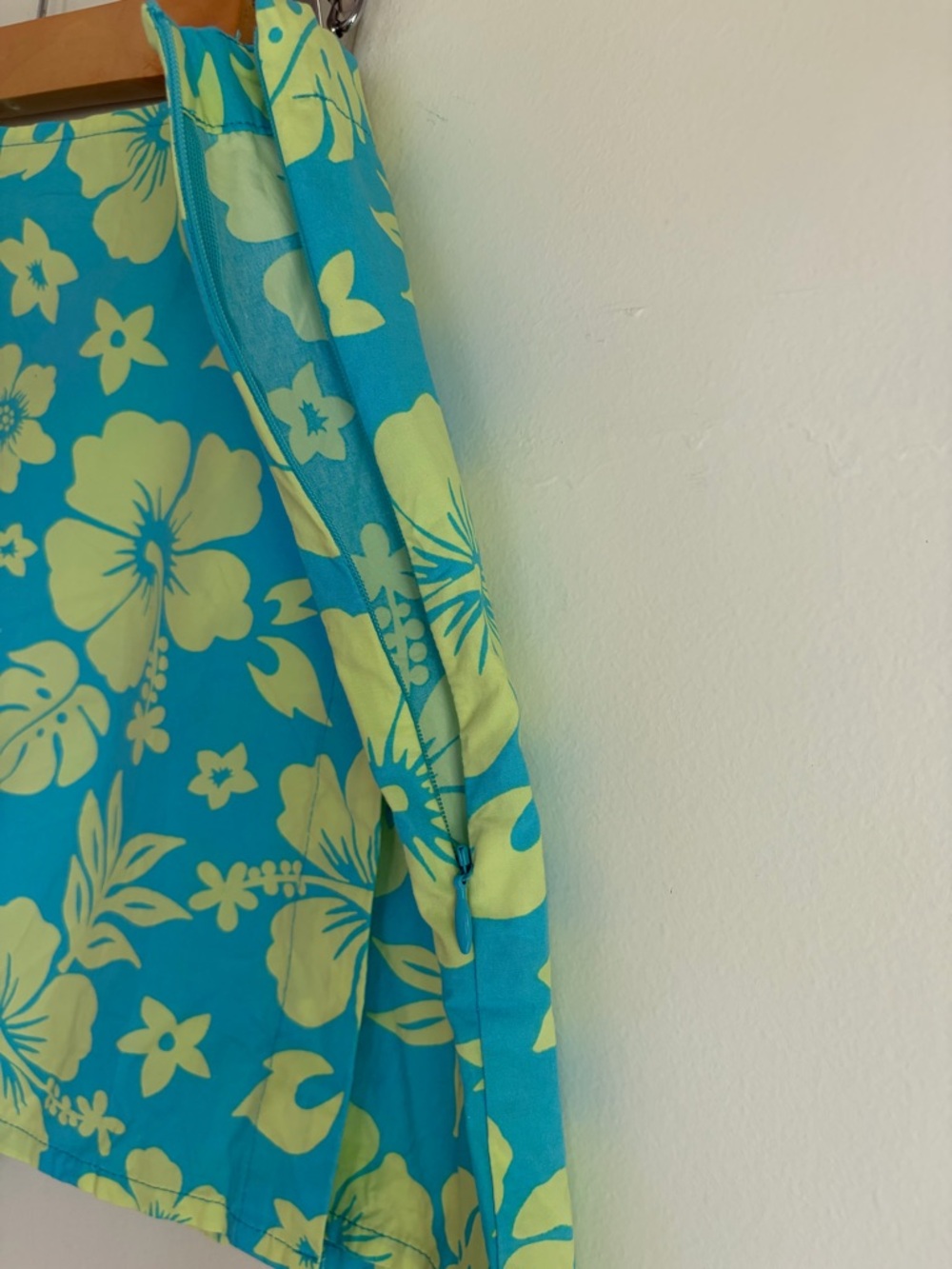 ASOS Hawaiian Hibiscus Print 100% Cotton Wrap Front Shorts Size 12 - Picture 4 of 6
